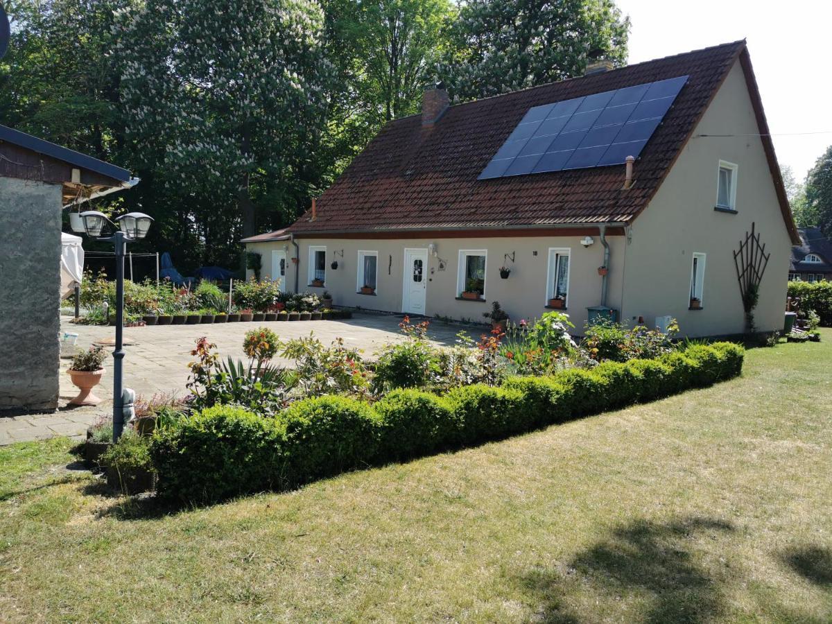 Ferienwohnung Am Stadtrand Garz Ruegen Exterior photo